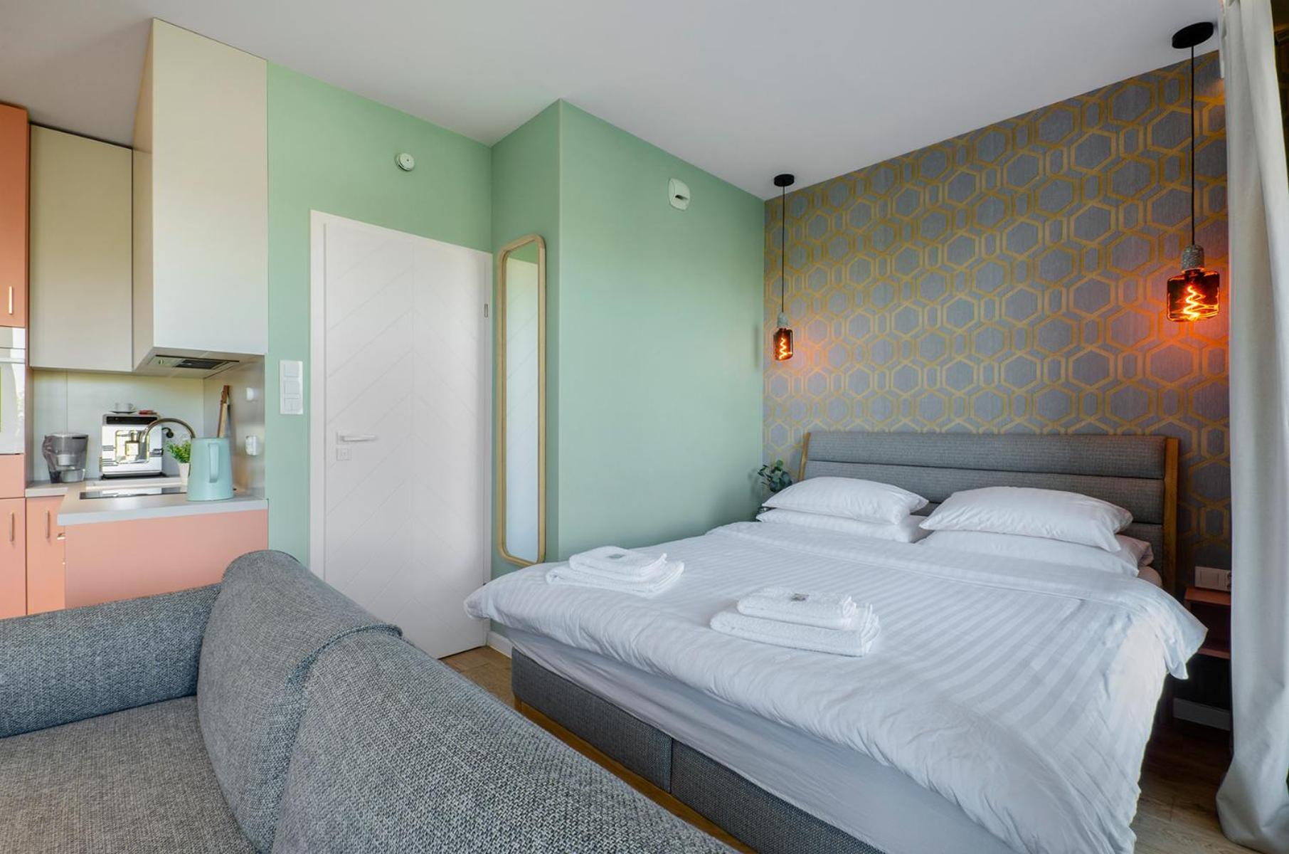Queen Size Bed - Apartament Obok Manufaktury W Centrum Lodzi - Parking Gratis!!! Bagian luar foto
